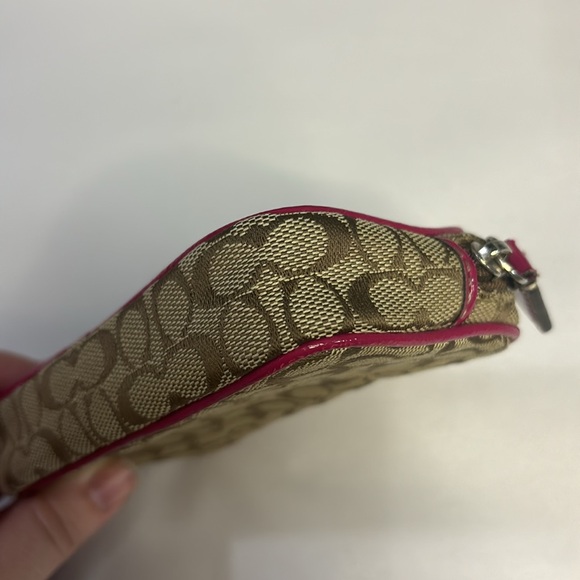 Coach Signature Watermelon Small Wristlet Pouch Rare - Picture 7 of 12